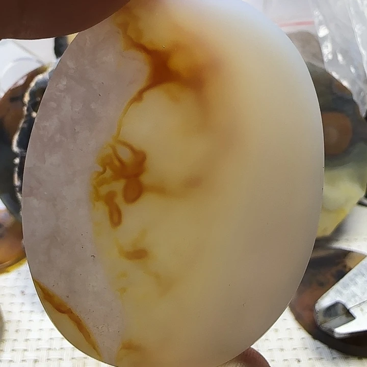 玛瑙/玉髓未镶嵌珠宝奇石