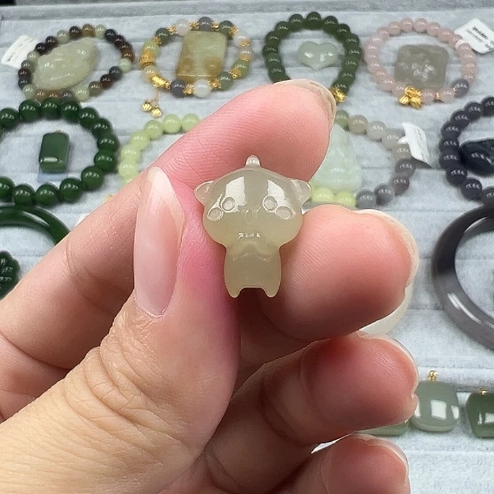 和田玉未镶嵌珠宝半成品