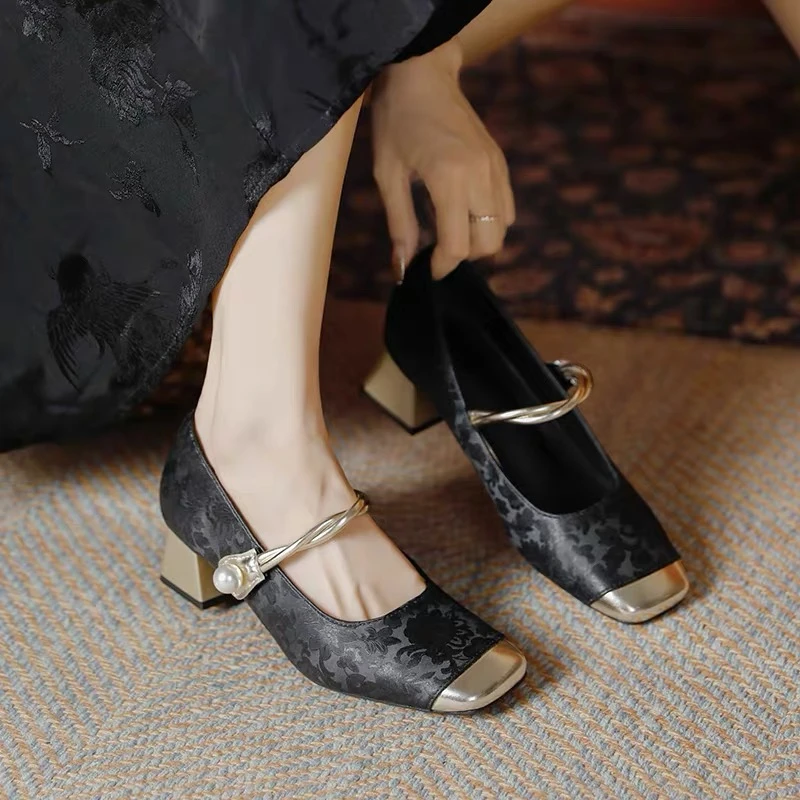 真皮新款单鞋女2025爆款国风复古时尚百搭休闲方头玛丽珍中跟春秋