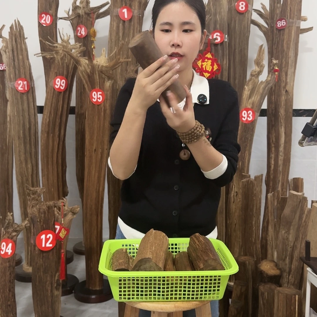 沉香碎屑沉香原材料