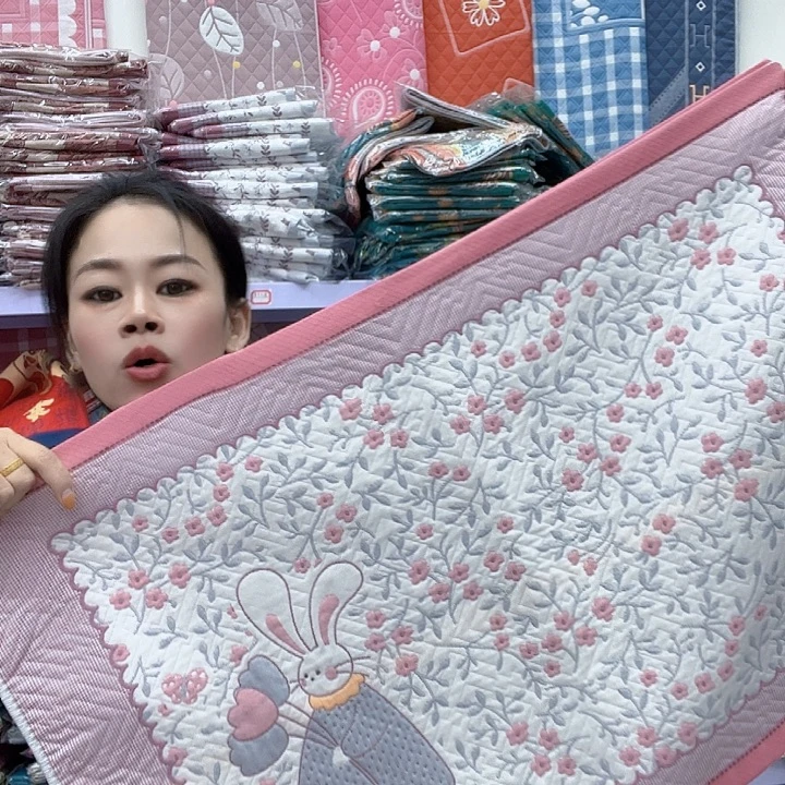 棉粉色小花兔纯棉