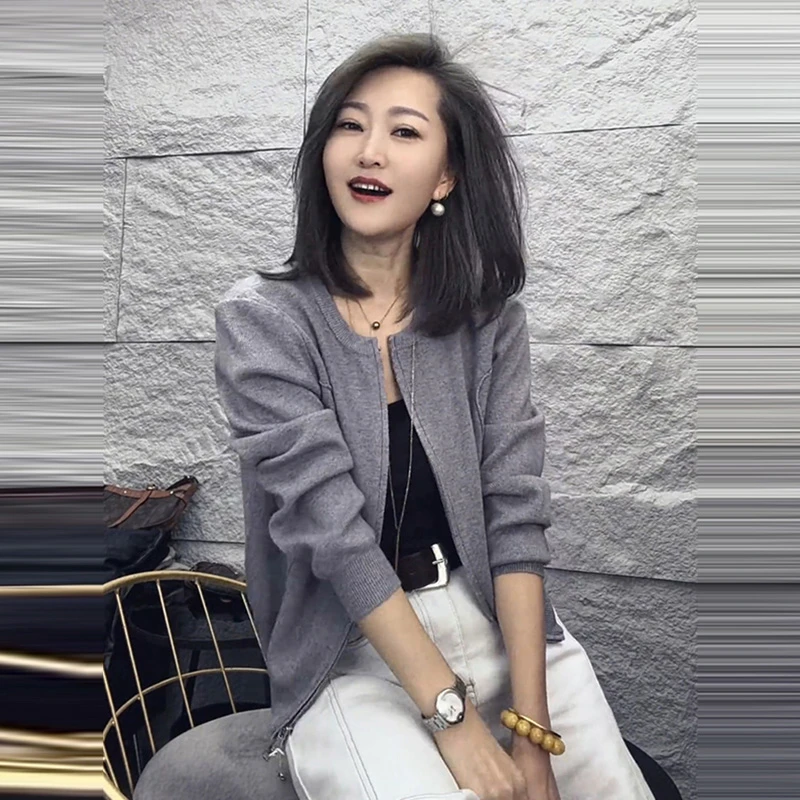 高级感休闲短款黑色圆领外套女早秋季新款百搭小个子洋气显瘦上衣