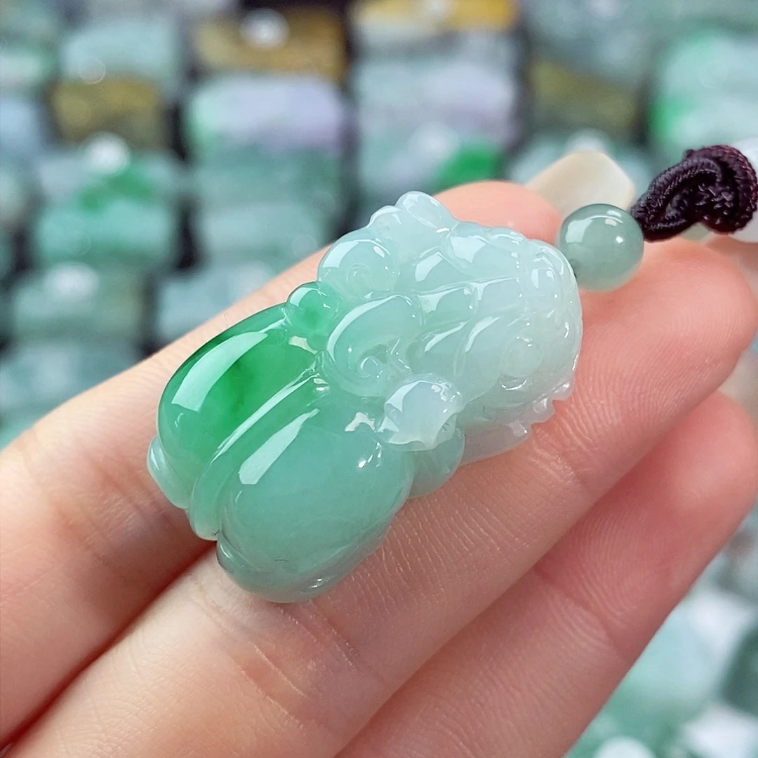 颈饰未镶嵌翡翠天然