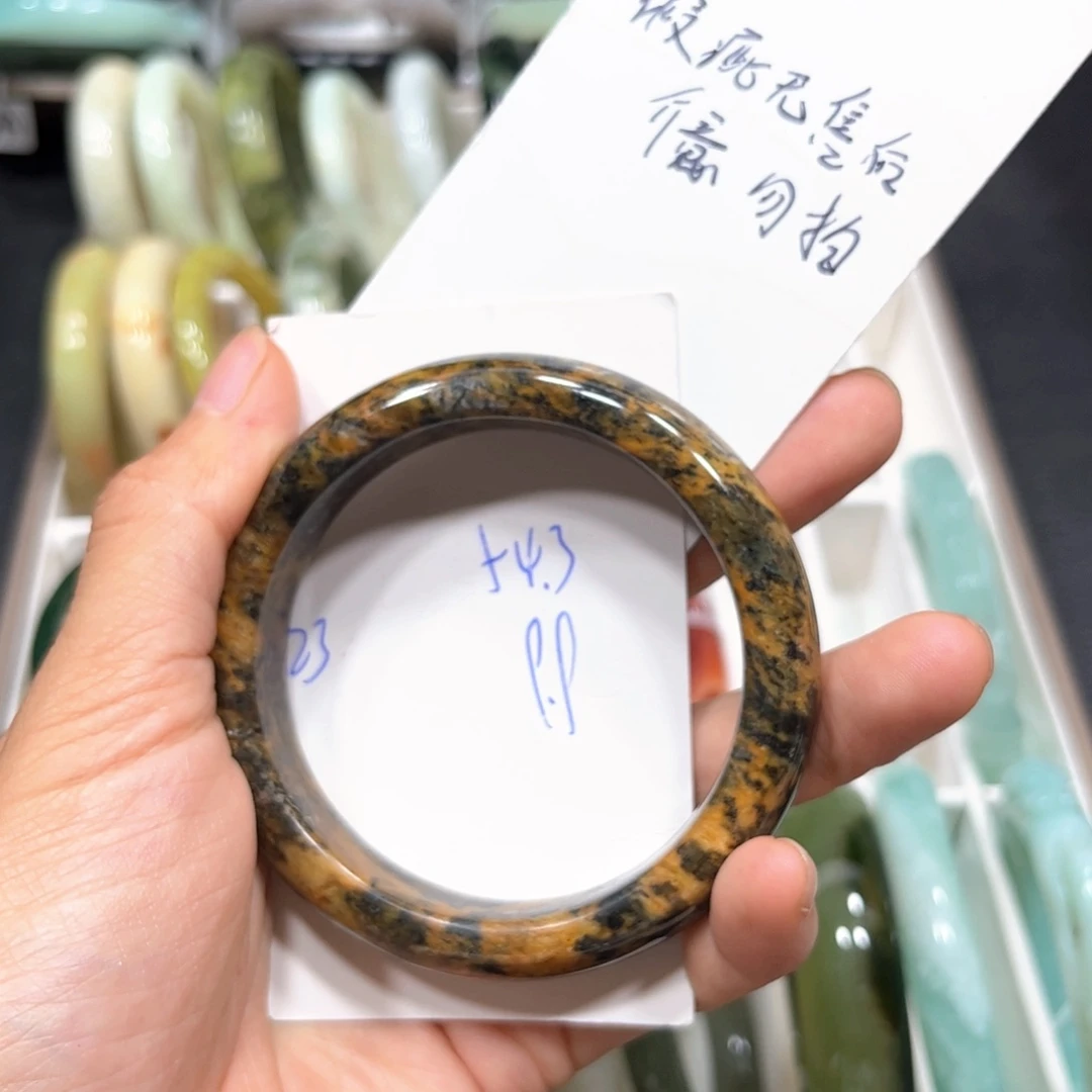 蛇纹石玉未镶嵌戒指