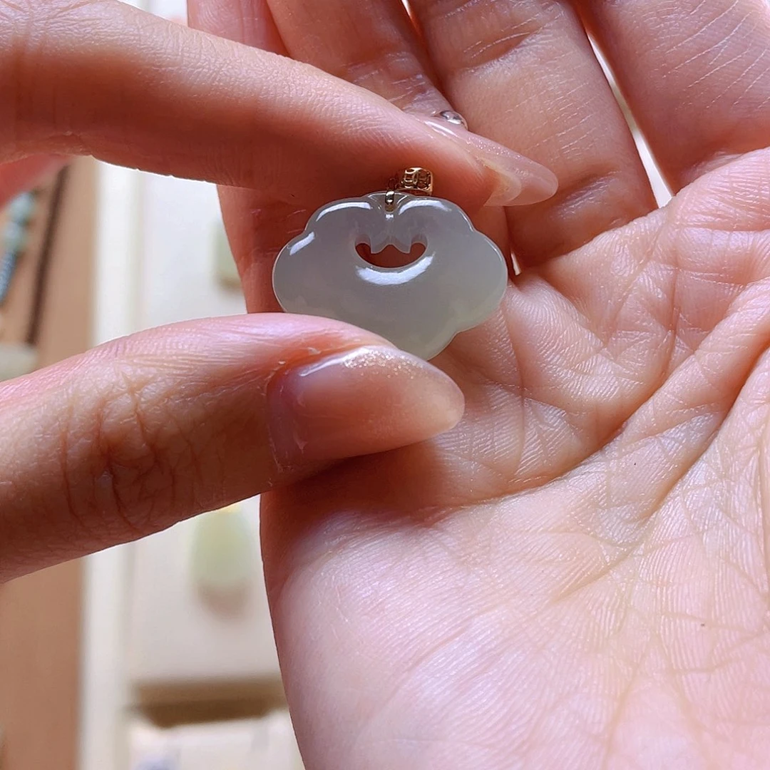 和田玉吊坠(赠链)18K金镶嵌煜