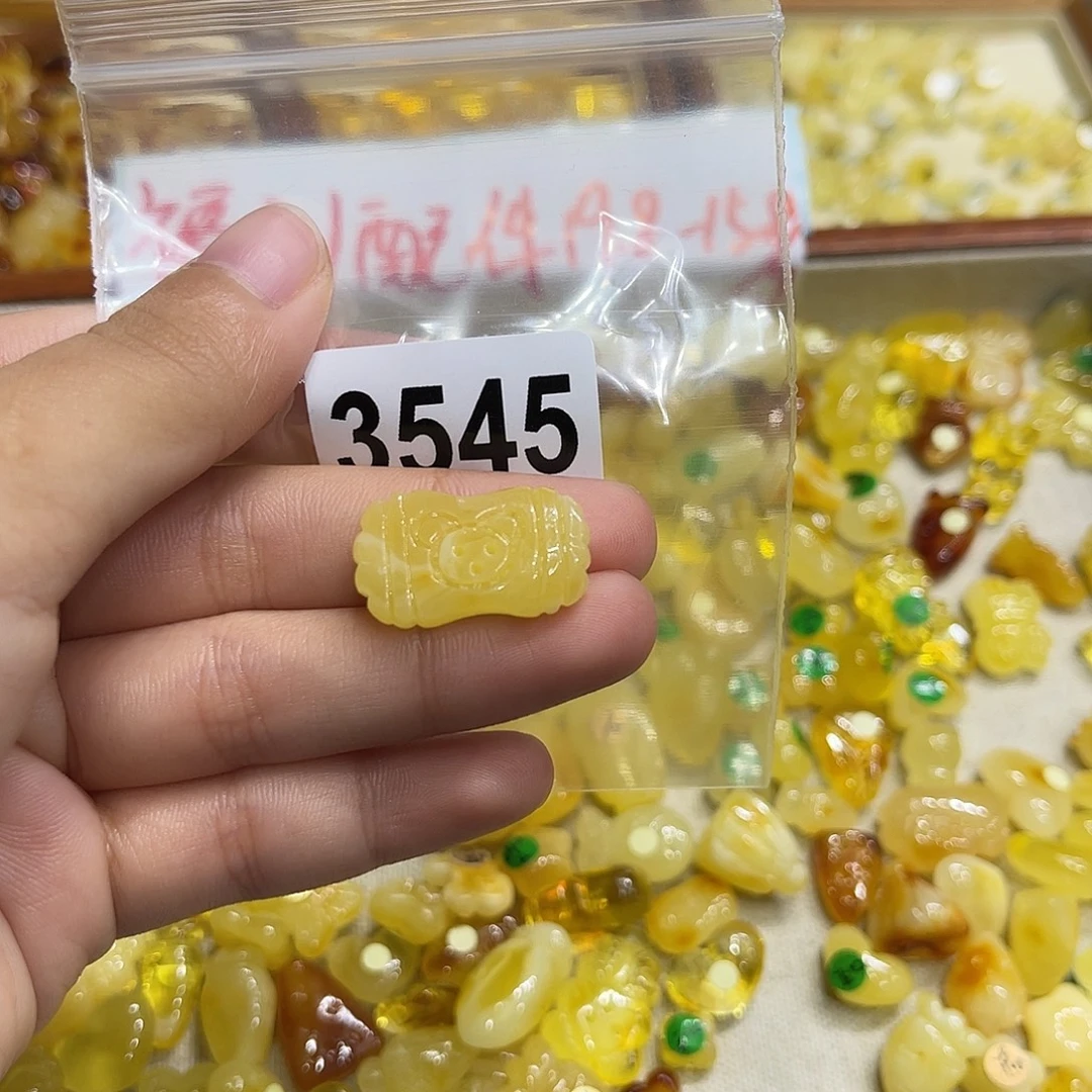 琥珀未镶嵌珠宝奇石