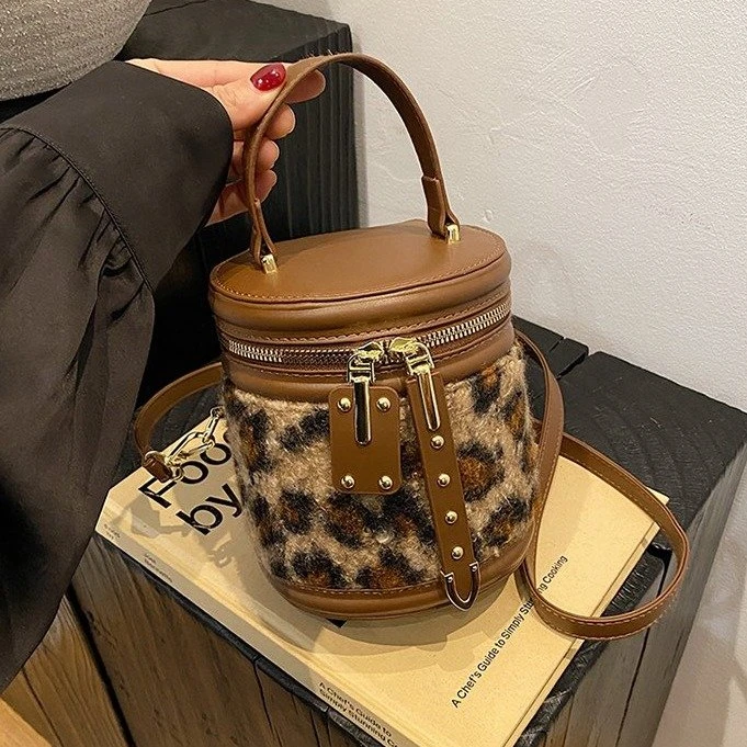 新款豹纹女包韩系发财桶斜挎包水桶手拎包8155