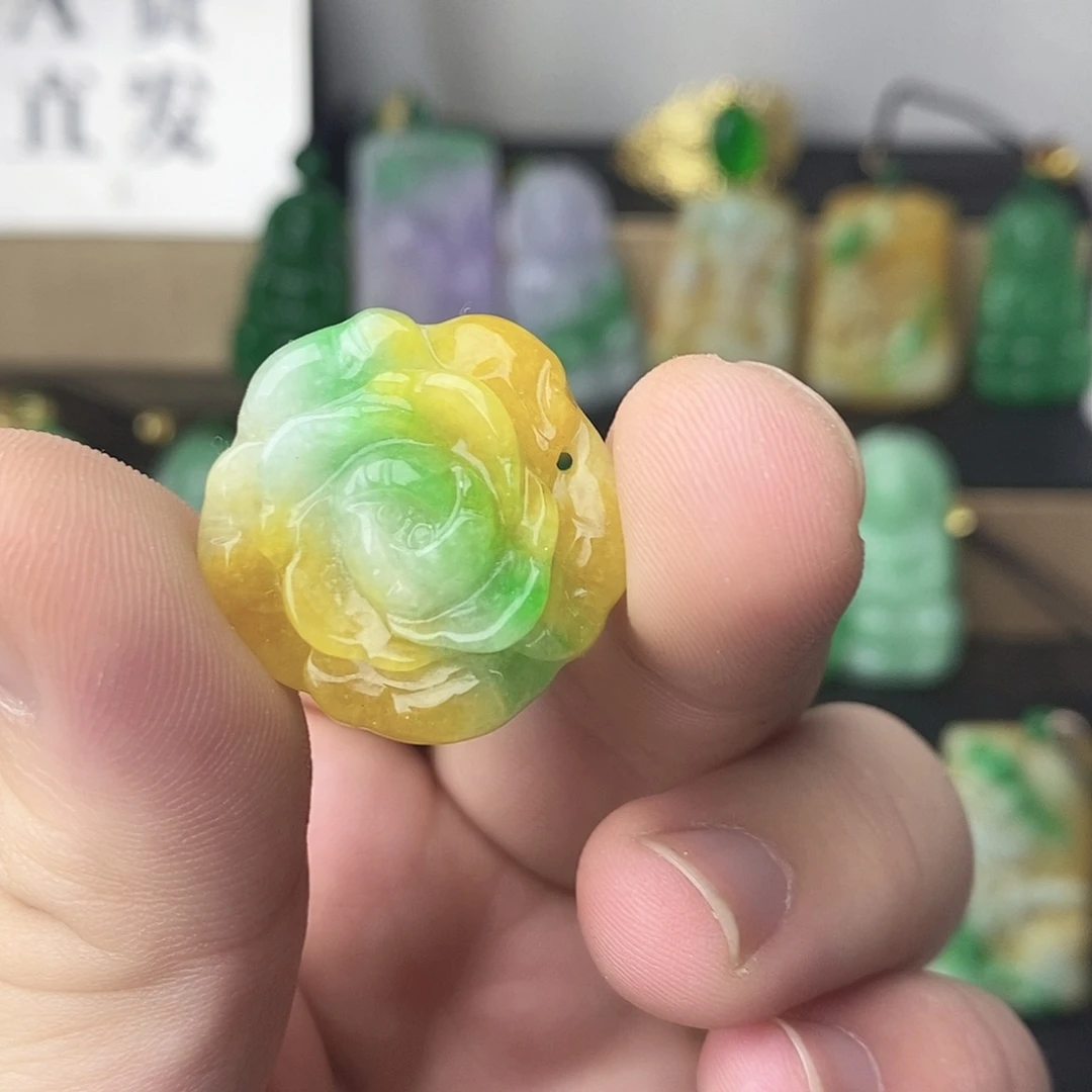 翡翠银S925镶嵌吊坠(赠链)