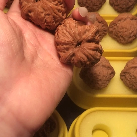 随***心文玩核桃吊坠手机里