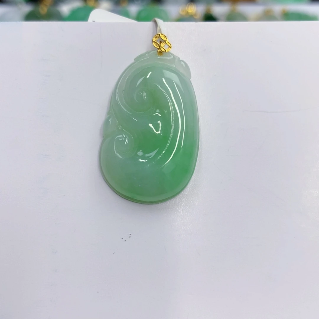 颈饰18K金镶嵌翡翠翡翠