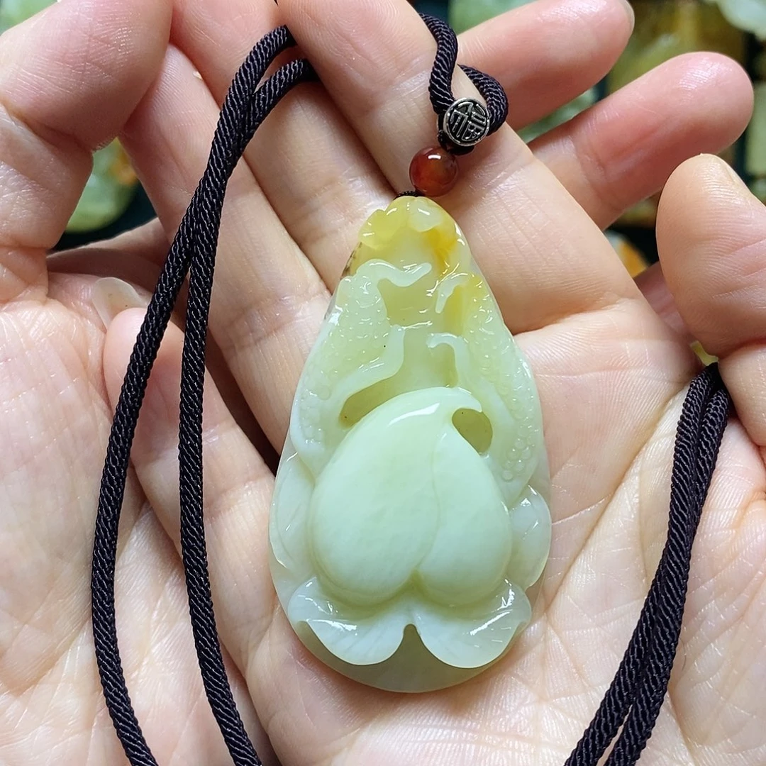 岫玉未镶嵌吊坠(赠链)