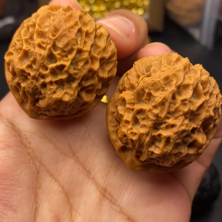 把件文玩核桃40尺珊瑚绣球