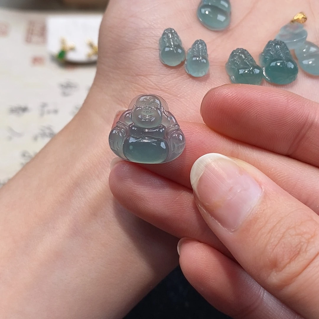 翡翠颈饰未镶嵌天然翡翠