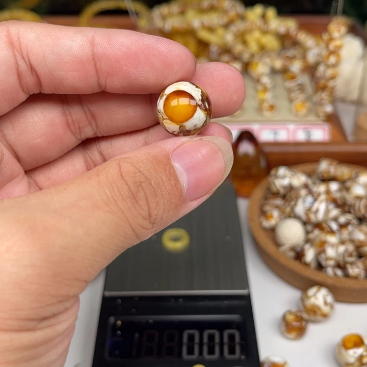 琥珀裸石未镶嵌开****＞85号