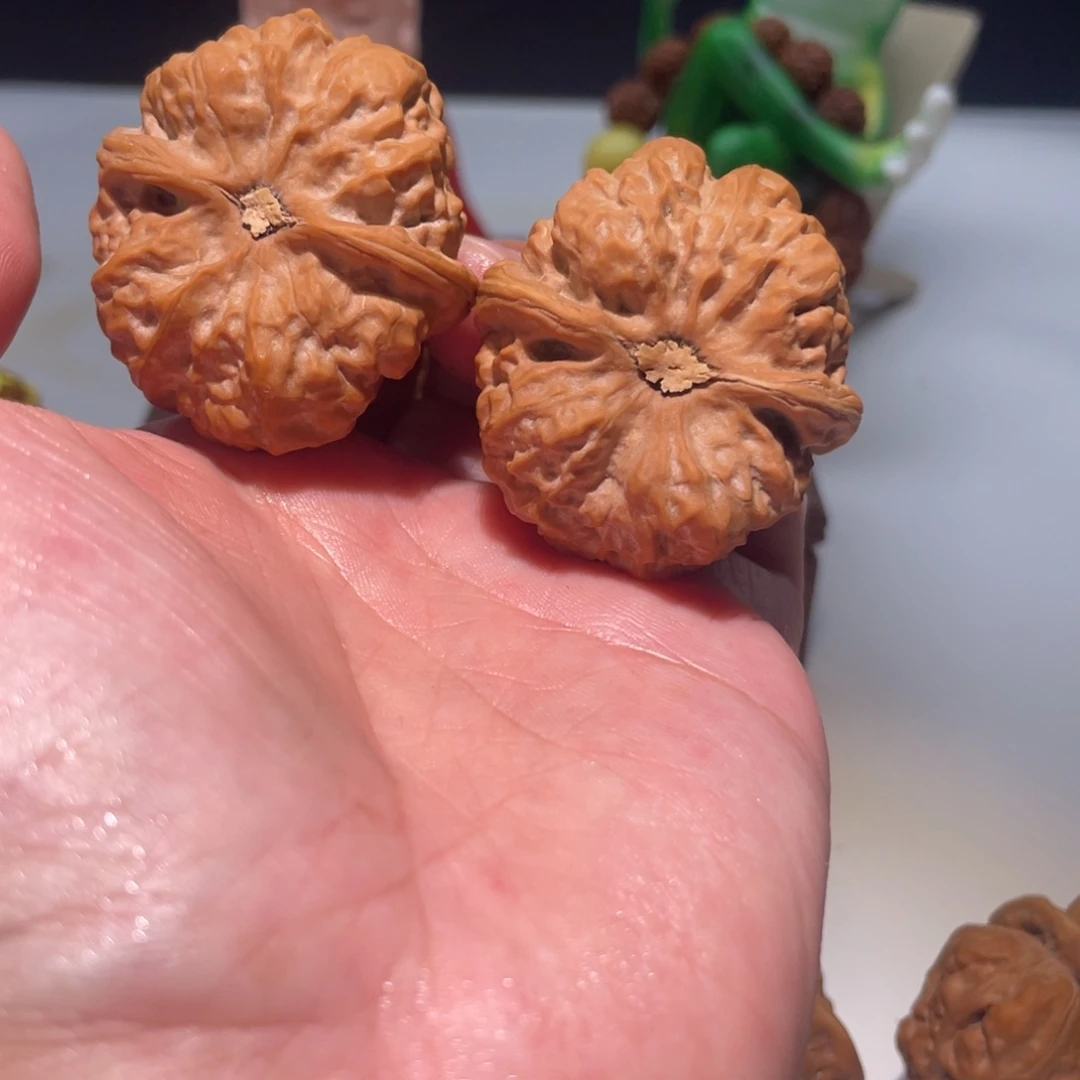 声***慢文玩核桃吊坠40蛤蟆头