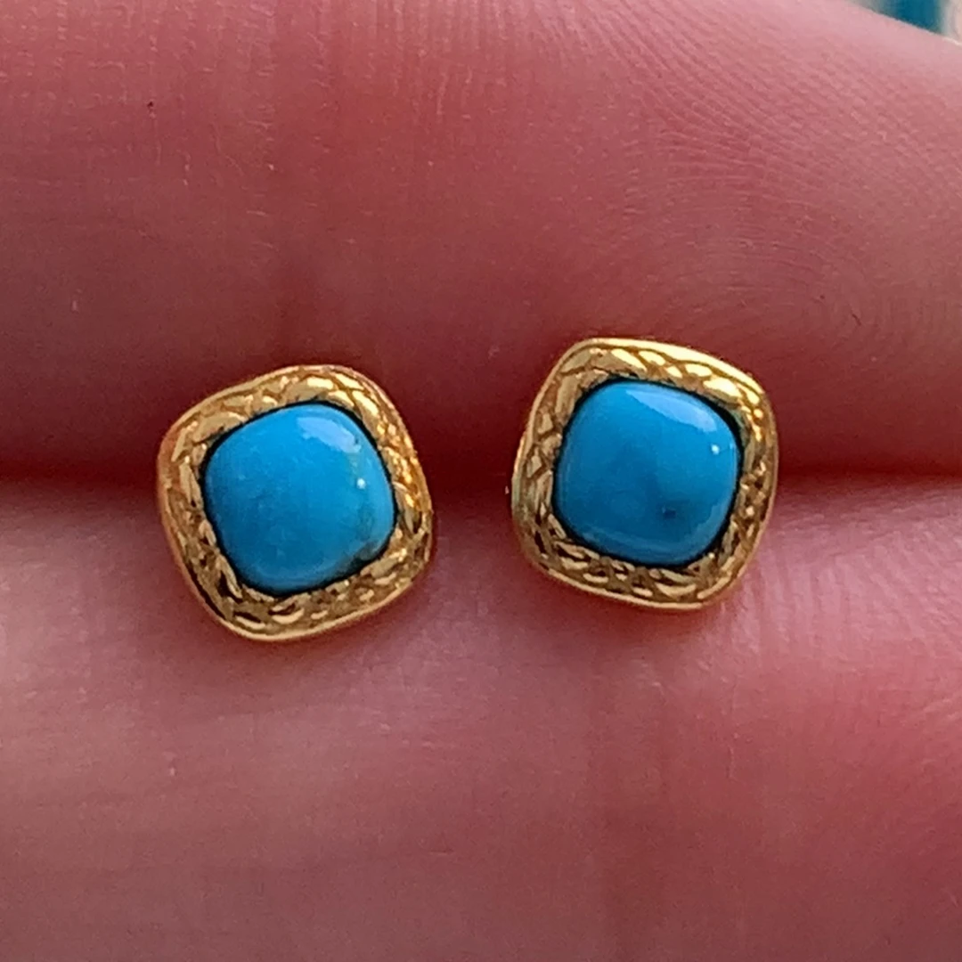 未镶嵌绿松石耳钉