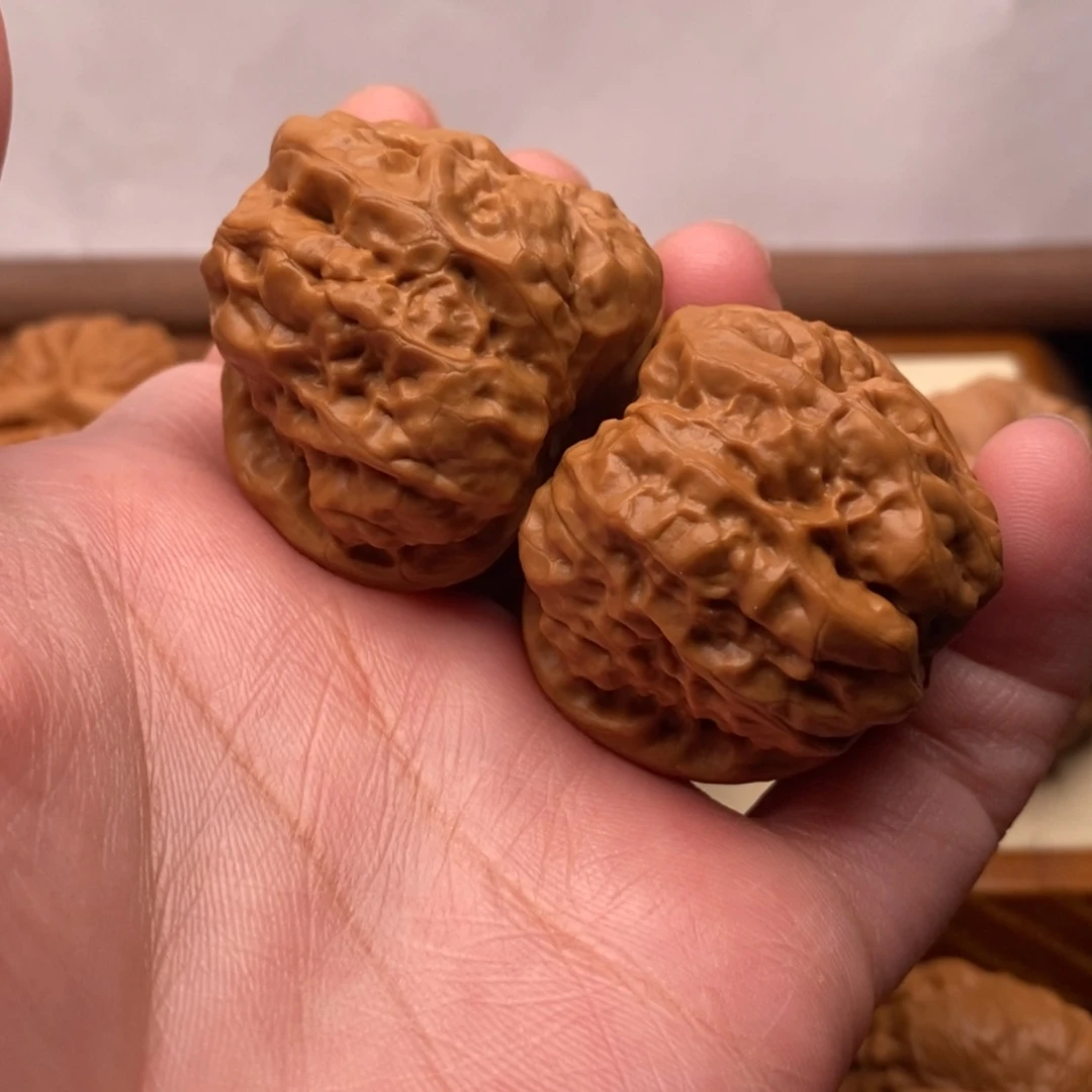 【闪购商品】把件文玩核桃边37左右