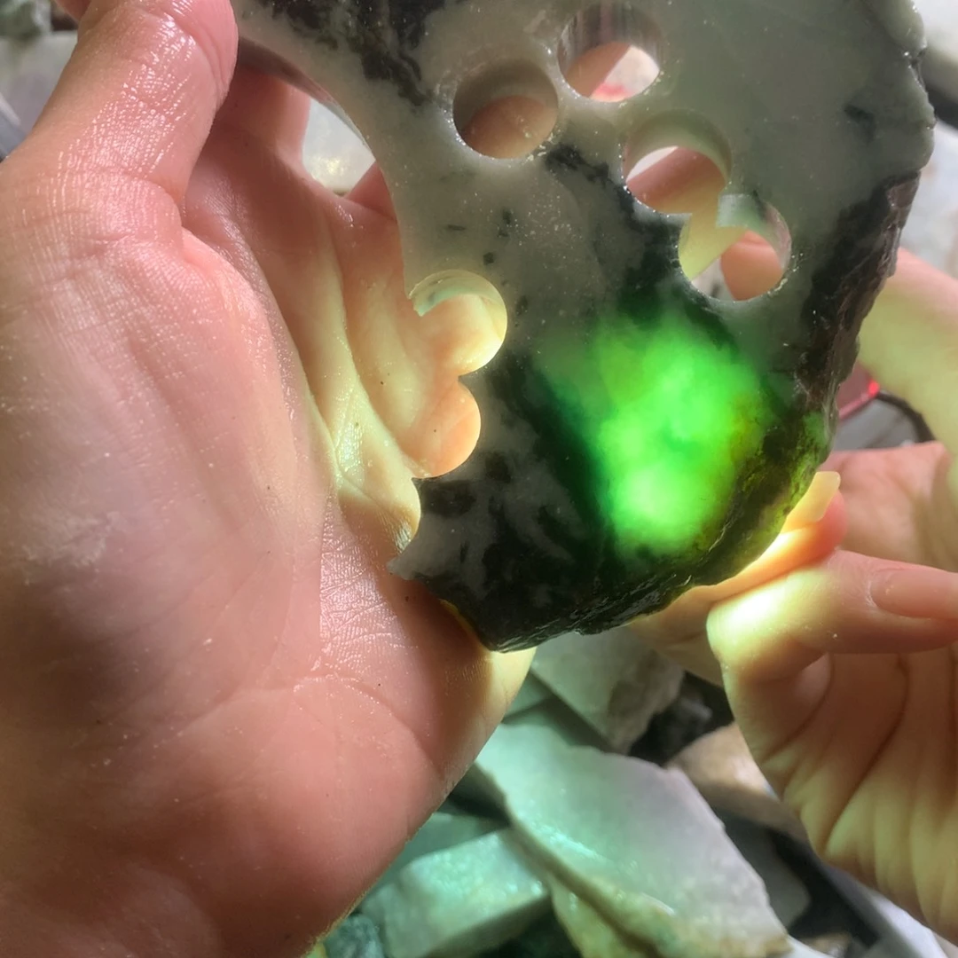 翡翠颈饰未镶嵌缅甸翡翠