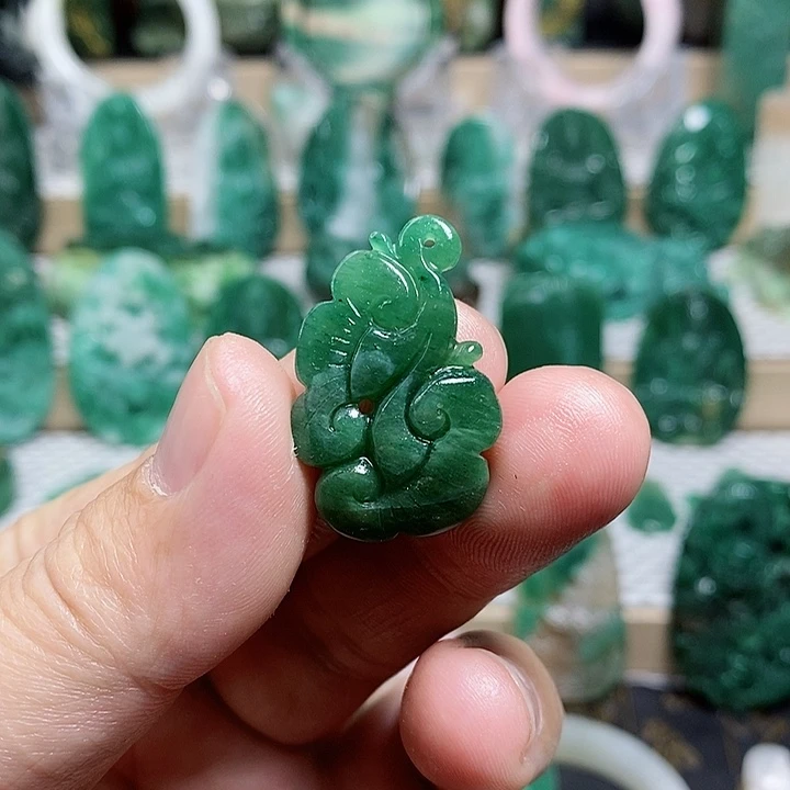 未镶嵌独山玉颈饰