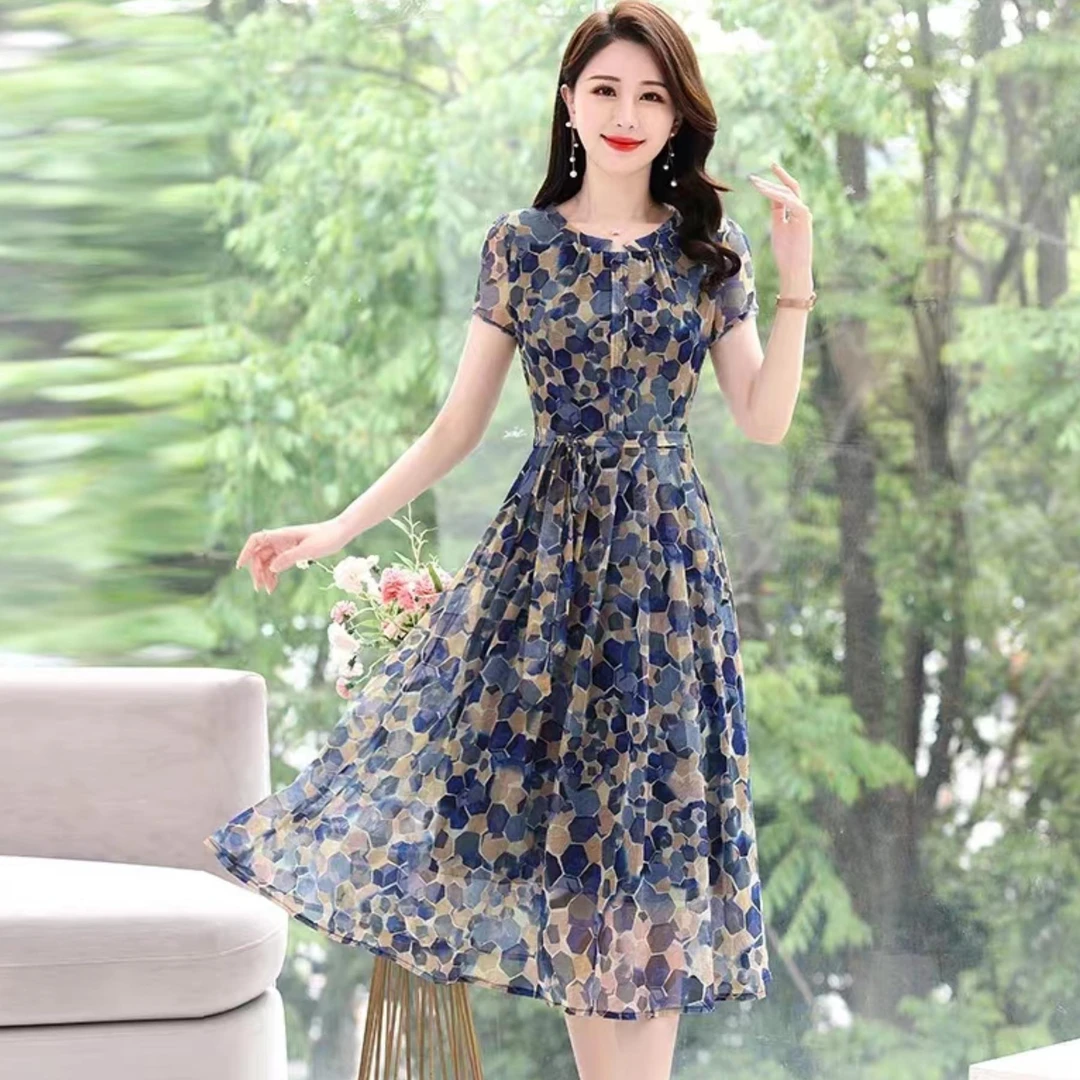 雪纺碎花连衣裙女2025夏季新款修身显瘦高端年轻妈妈洋气减龄裙