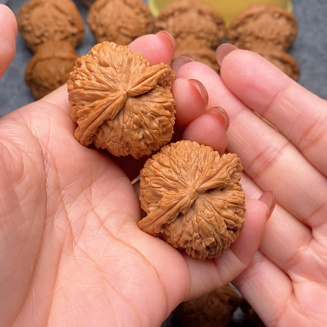 文玩核桃把件精品白狮子球白40全品