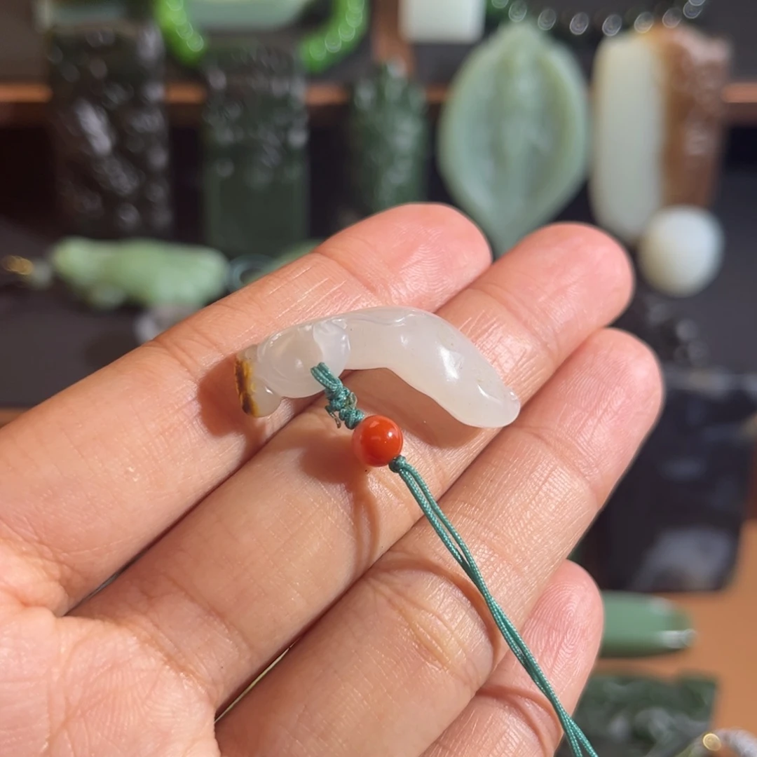 和田玉未镶嵌颈饰定制