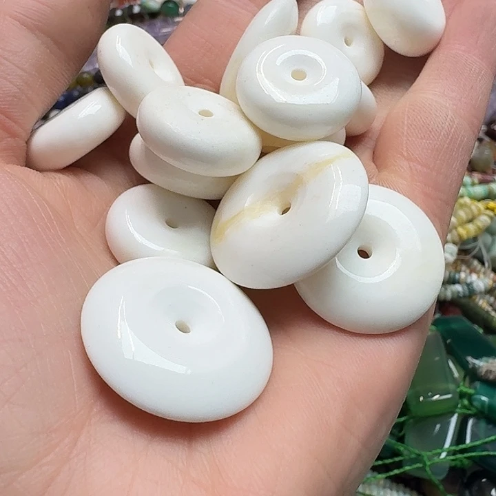 玛瑙/玉髓未镶嵌珠宝半成品一颗22-30mm大白吊坠