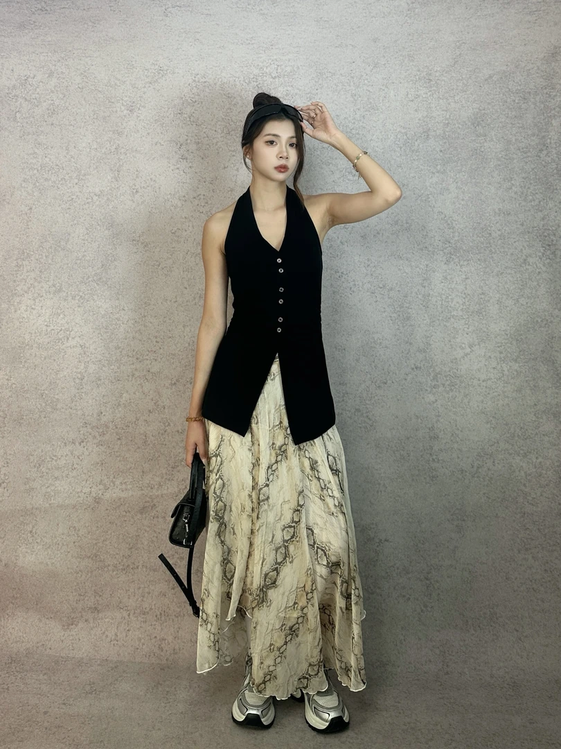 JODIEWANG开衩法式V领挂脖修身无袖马甲背心 SN7408