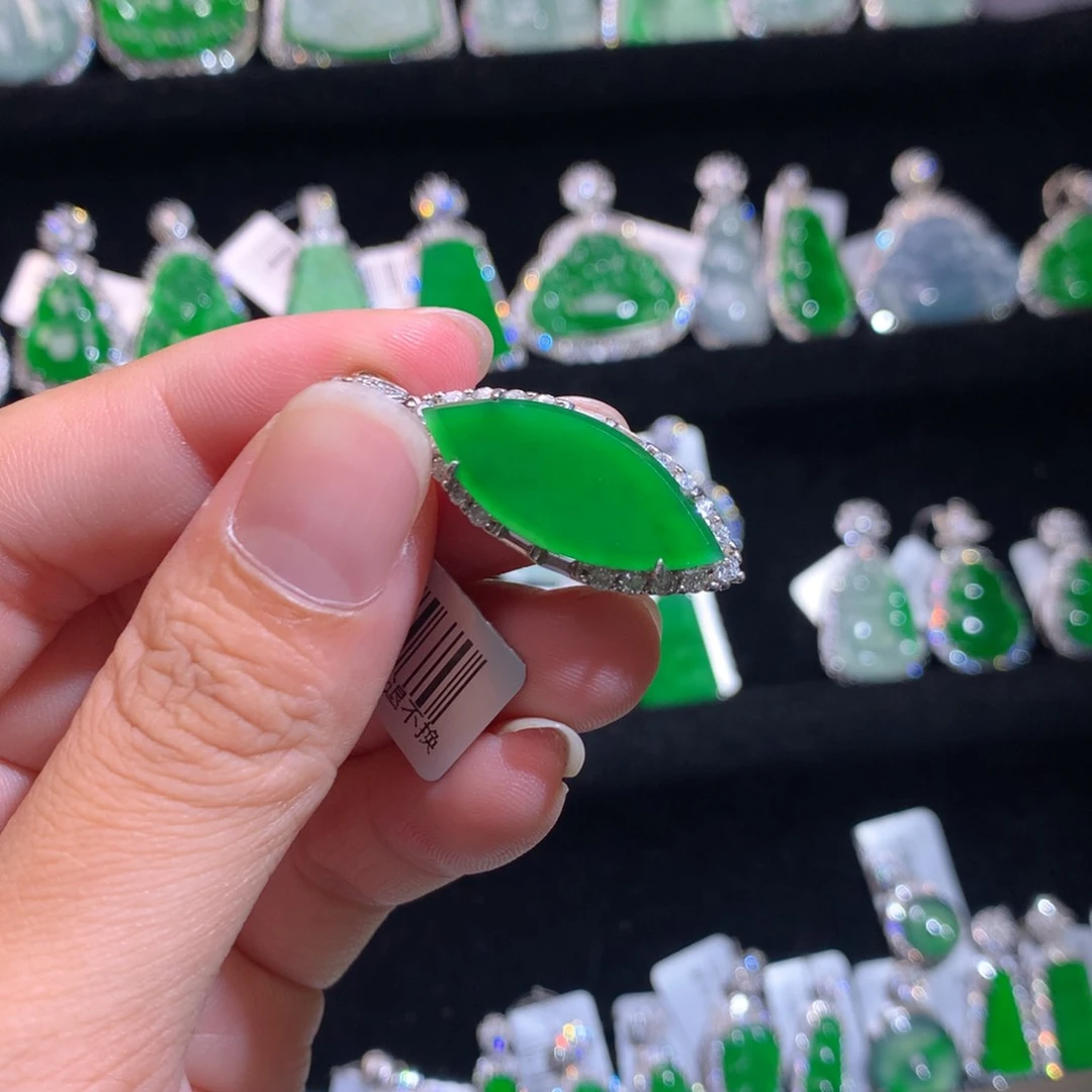 【闪购商品】颈饰银S925镶嵌翡翠天然翡翠
