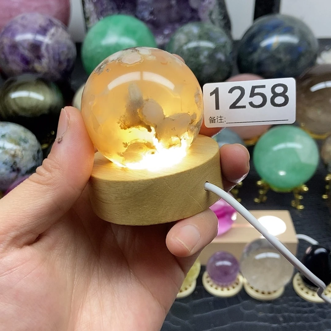 水晶摆件未镶嵌杉*舍摆件