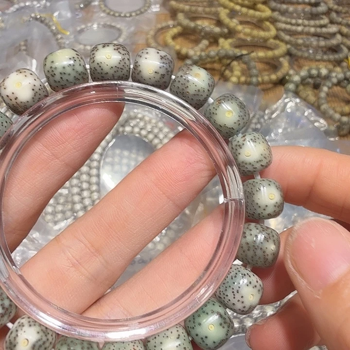 星月菩提吊坠海南原生态10/11大眼睛