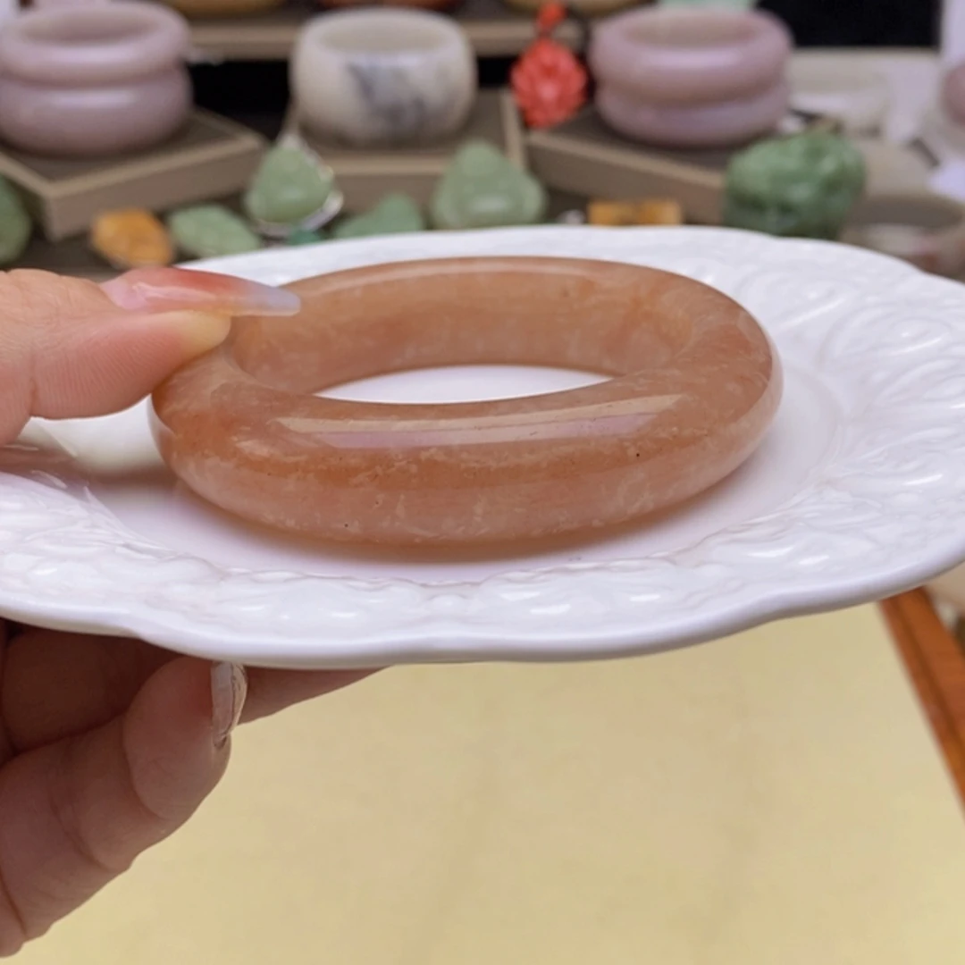 【闪购商品】石英质玉手镯未镶嵌