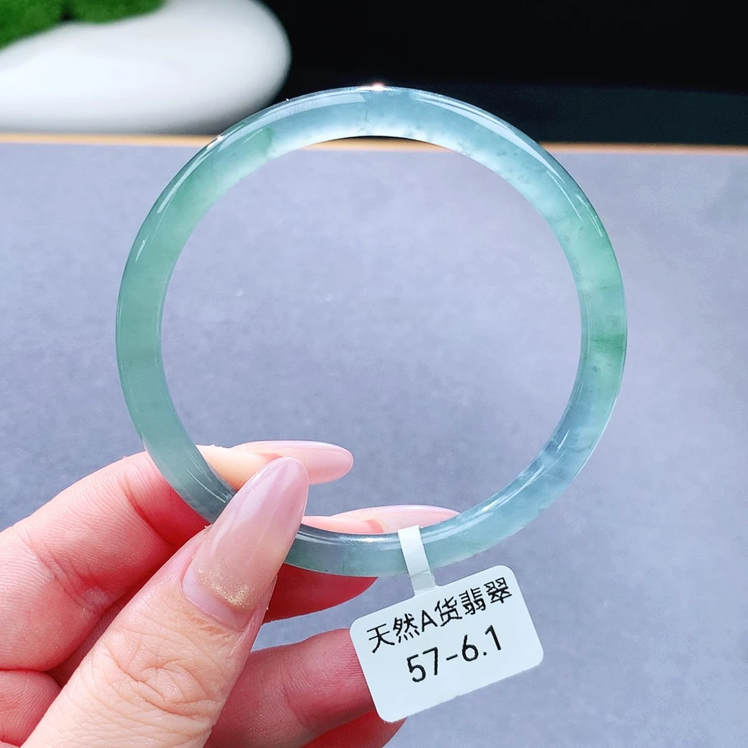 未镶嵌手镯（圆镯）翡翠