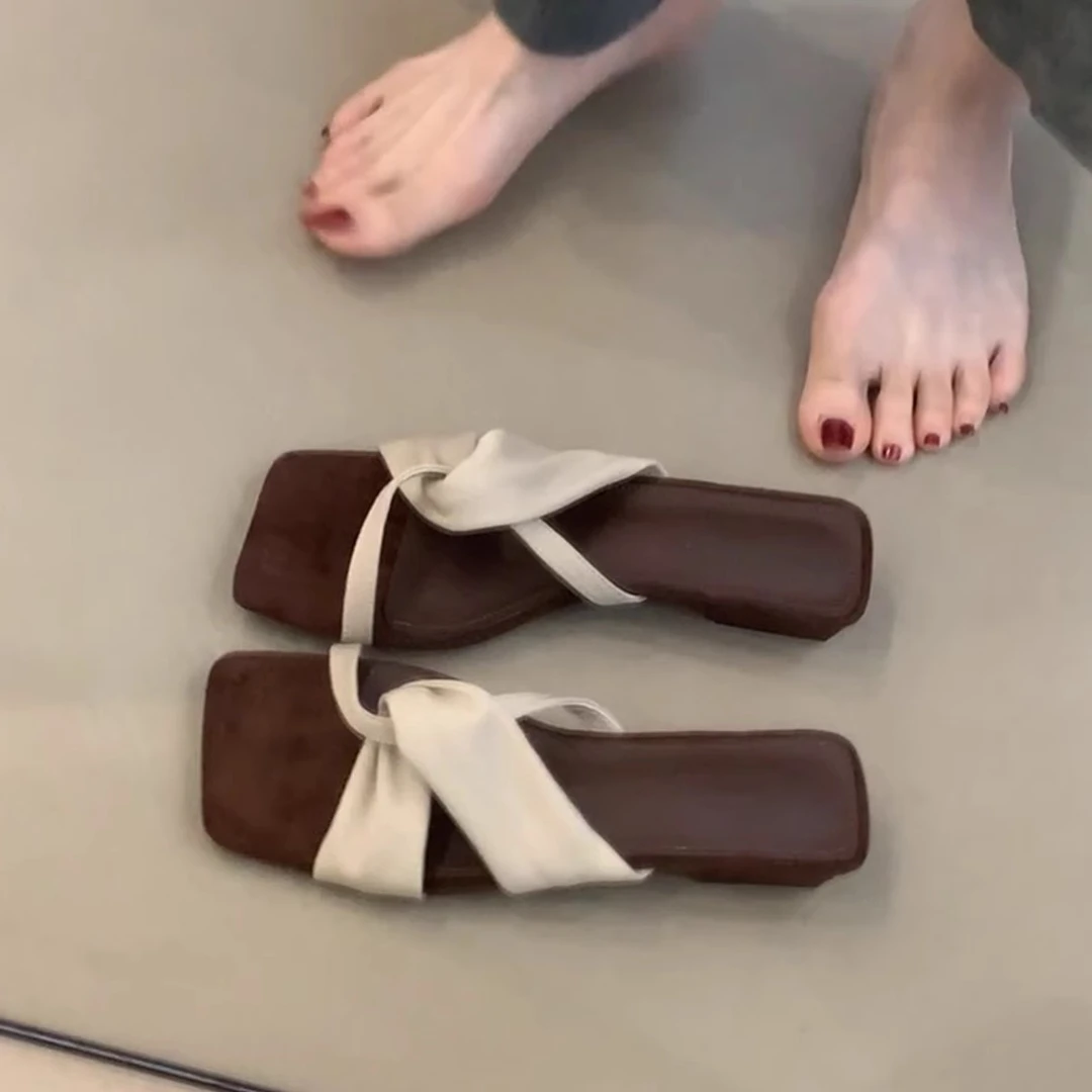 羊皮版~法式方头气质交叉带粗跟凉拖鞋外穿一字拖复古露趾凉鞋女