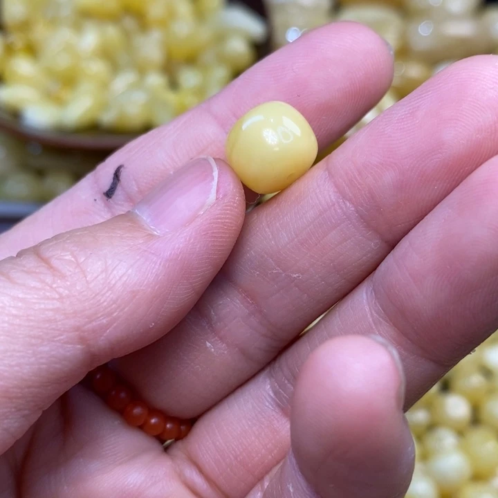 未镶嵌琥珀裸石奥*曼原矿琥珀蜜蜡配饰