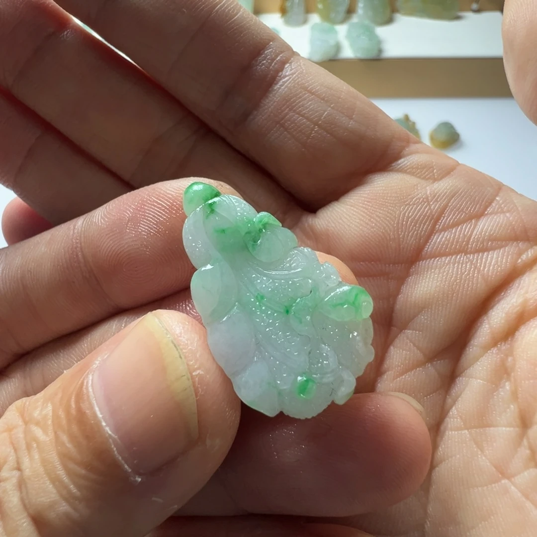 定制翡翠未镶嵌白菜