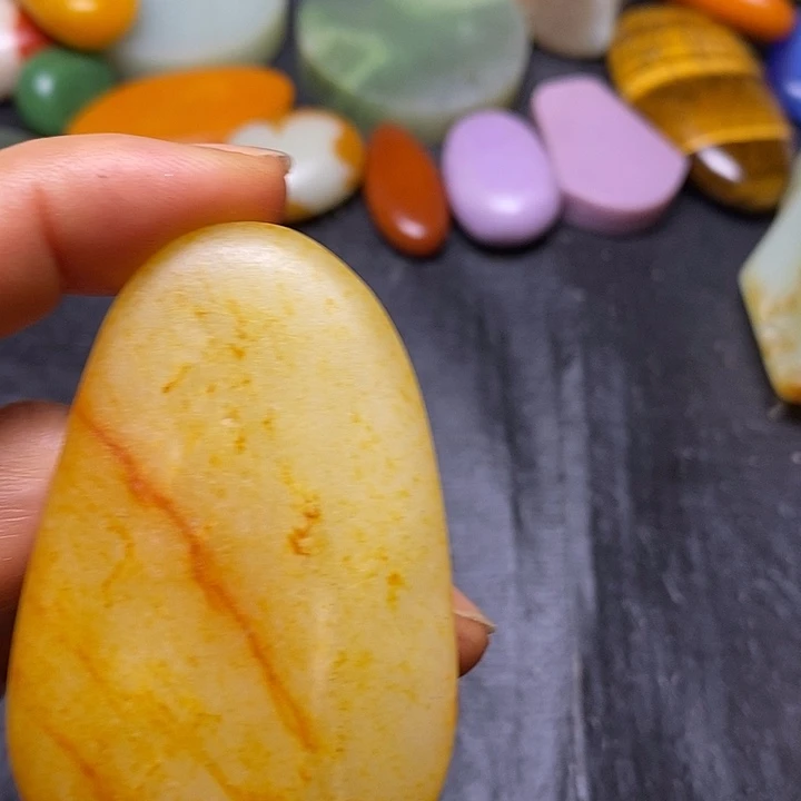 和田玉未镶嵌耳饰