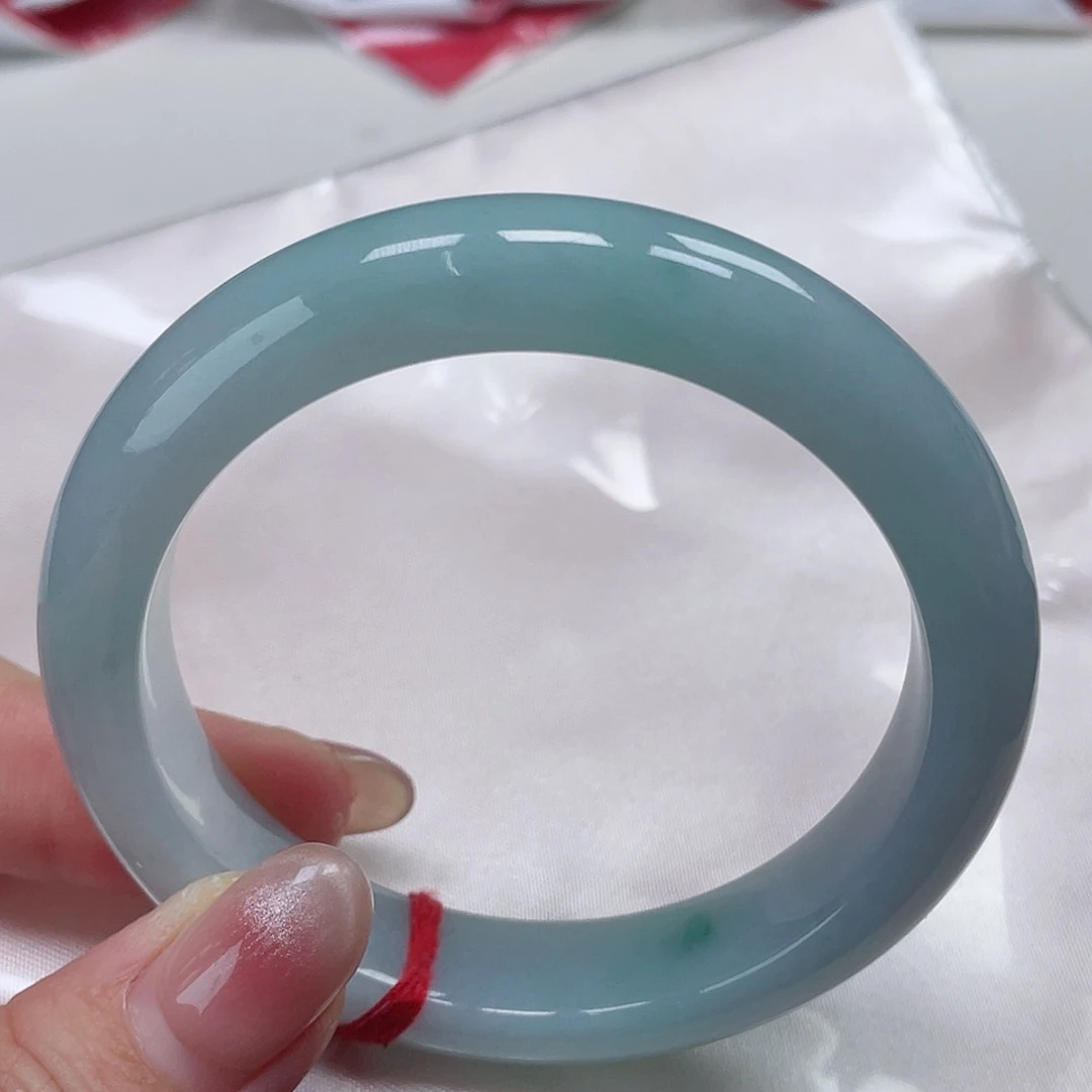 翡翠手镯未镶嵌缅甸翡翠