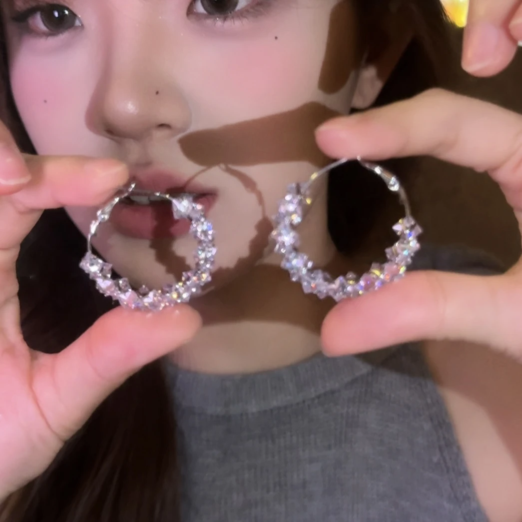 铜合金耳饰 爆闪锆石圈圈耳环小众设计耳钉高级耳饰女