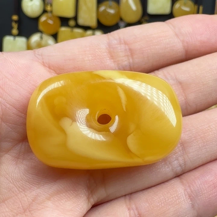 蜜蜡未镶嵌珠宝奇石