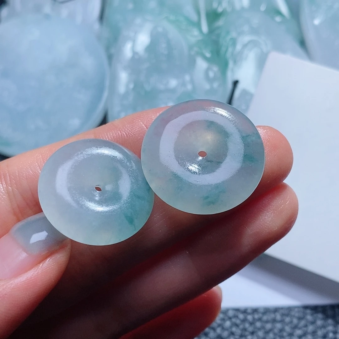 c***.定制翡翠未镶嵌毛货付款后确认抛光