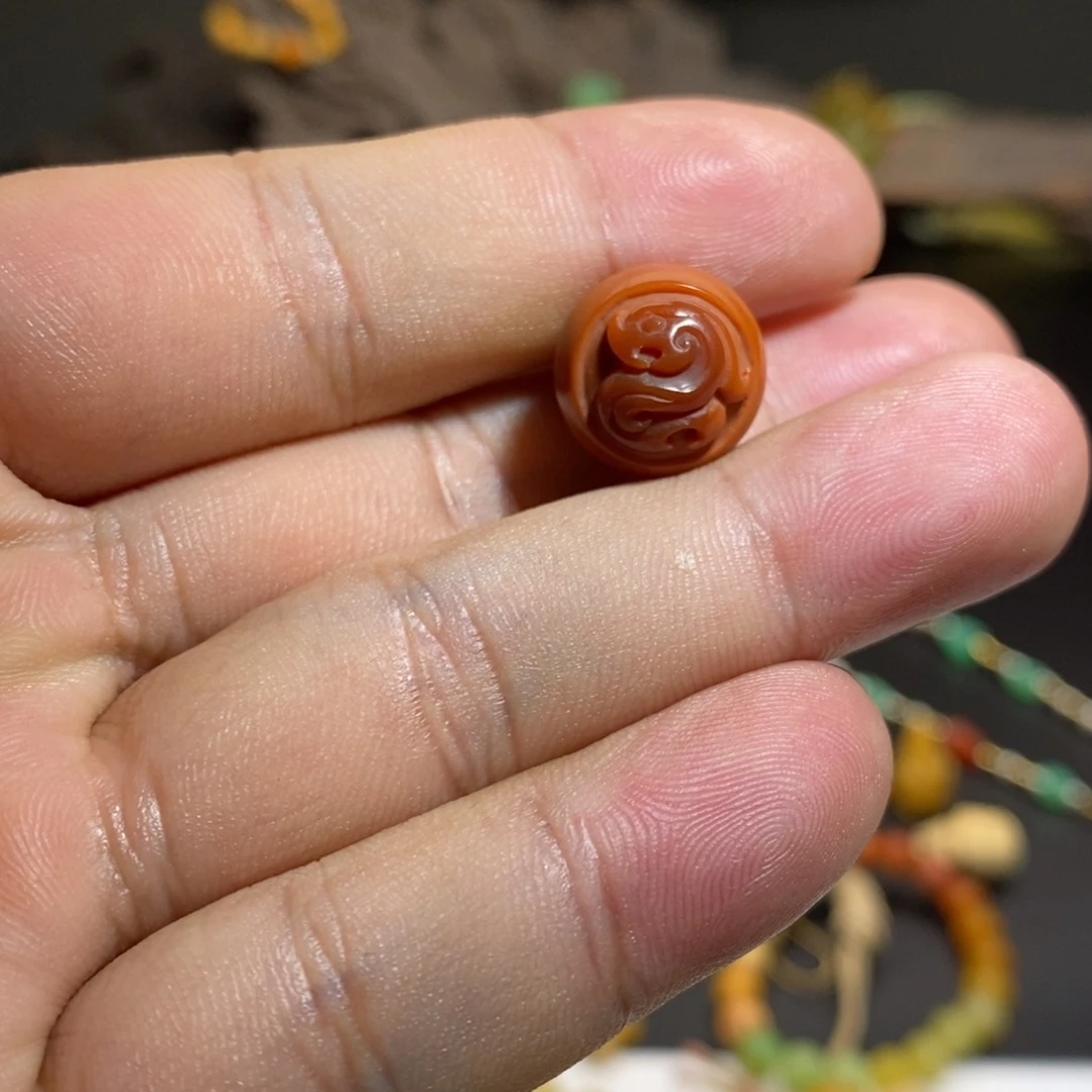 吊坠(赠链)未镶嵌石英质玉缅红螭龙雕刻珠