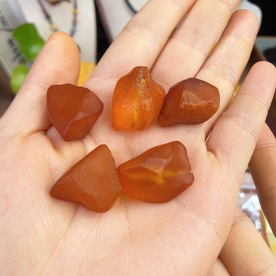 未镶嵌琥珀珠宝奇石多样性发一个