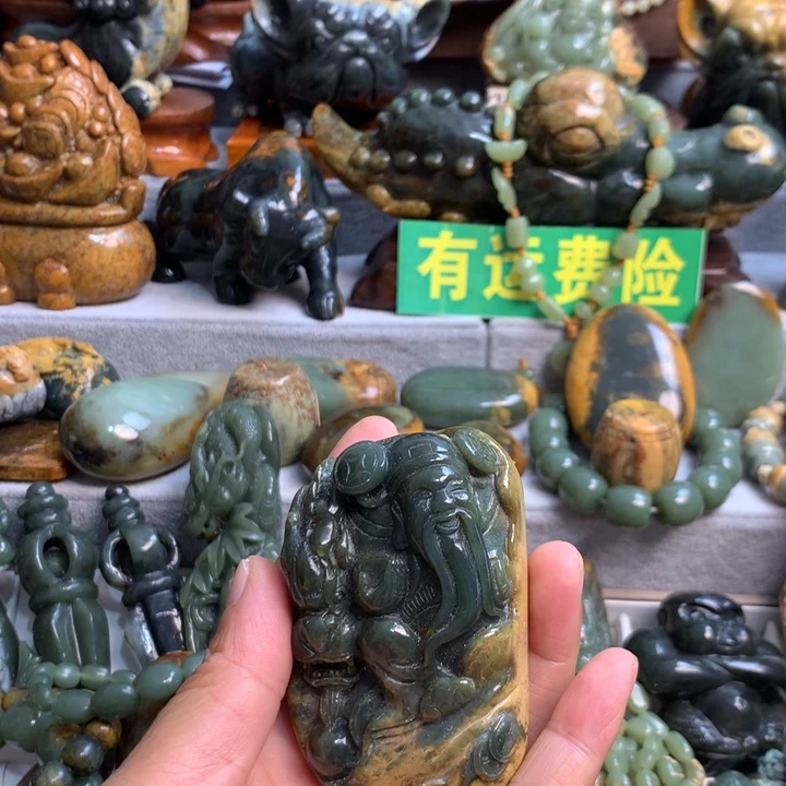 岫岩河磨玉（透闪石质玉）未镶嵌把件