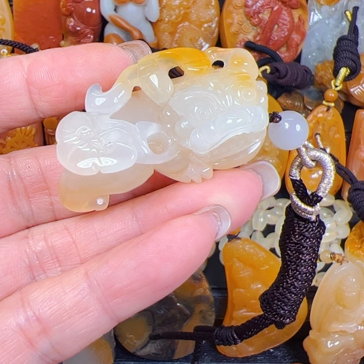 石英质玉（黄龙玉）未镶嵌笔搁