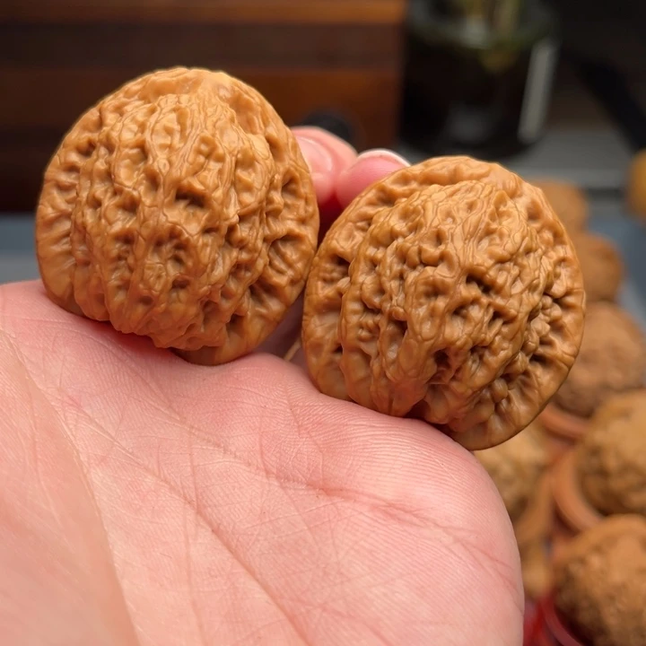 文玩核桃把件金公子 38