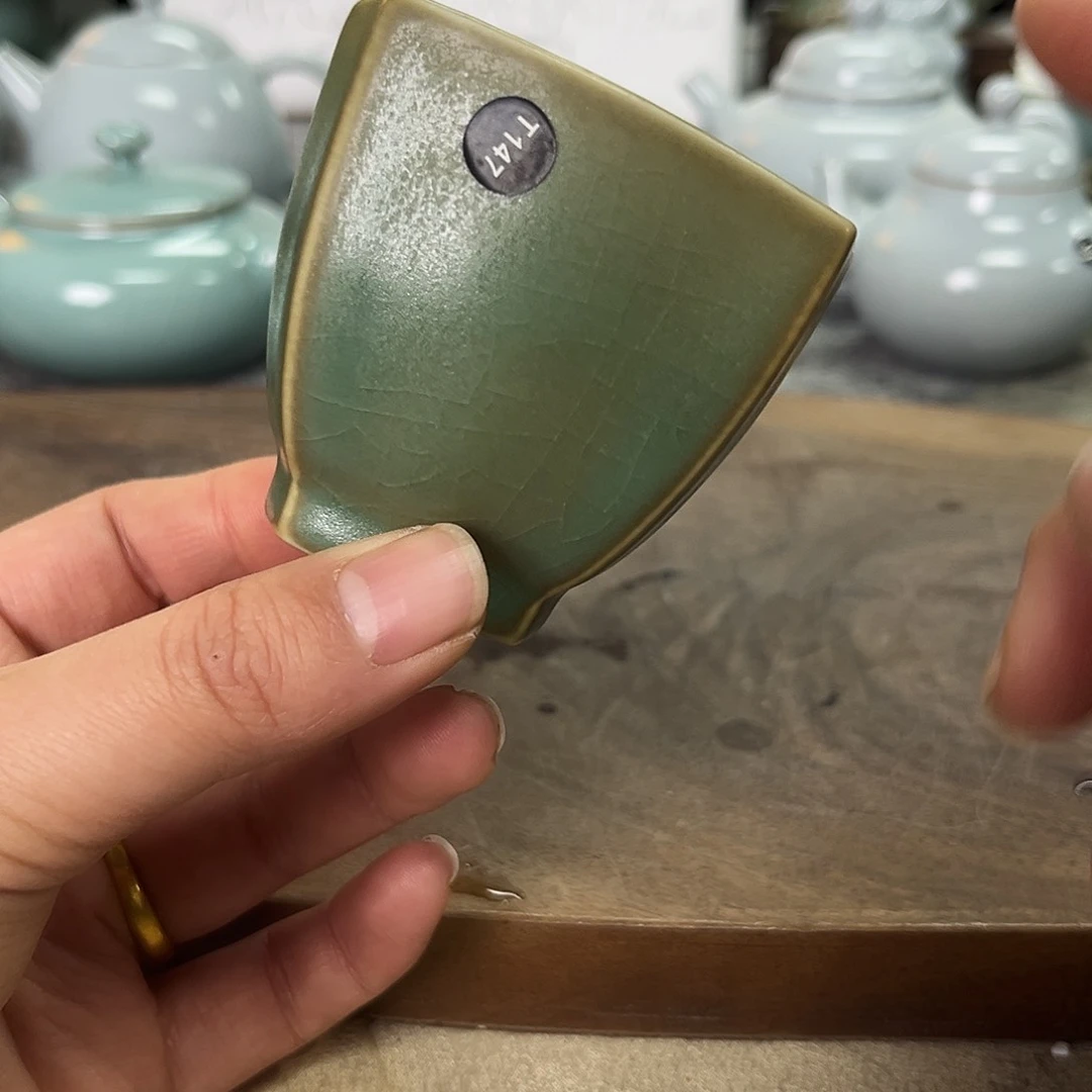 杯仿古老绿釉，。。。。。