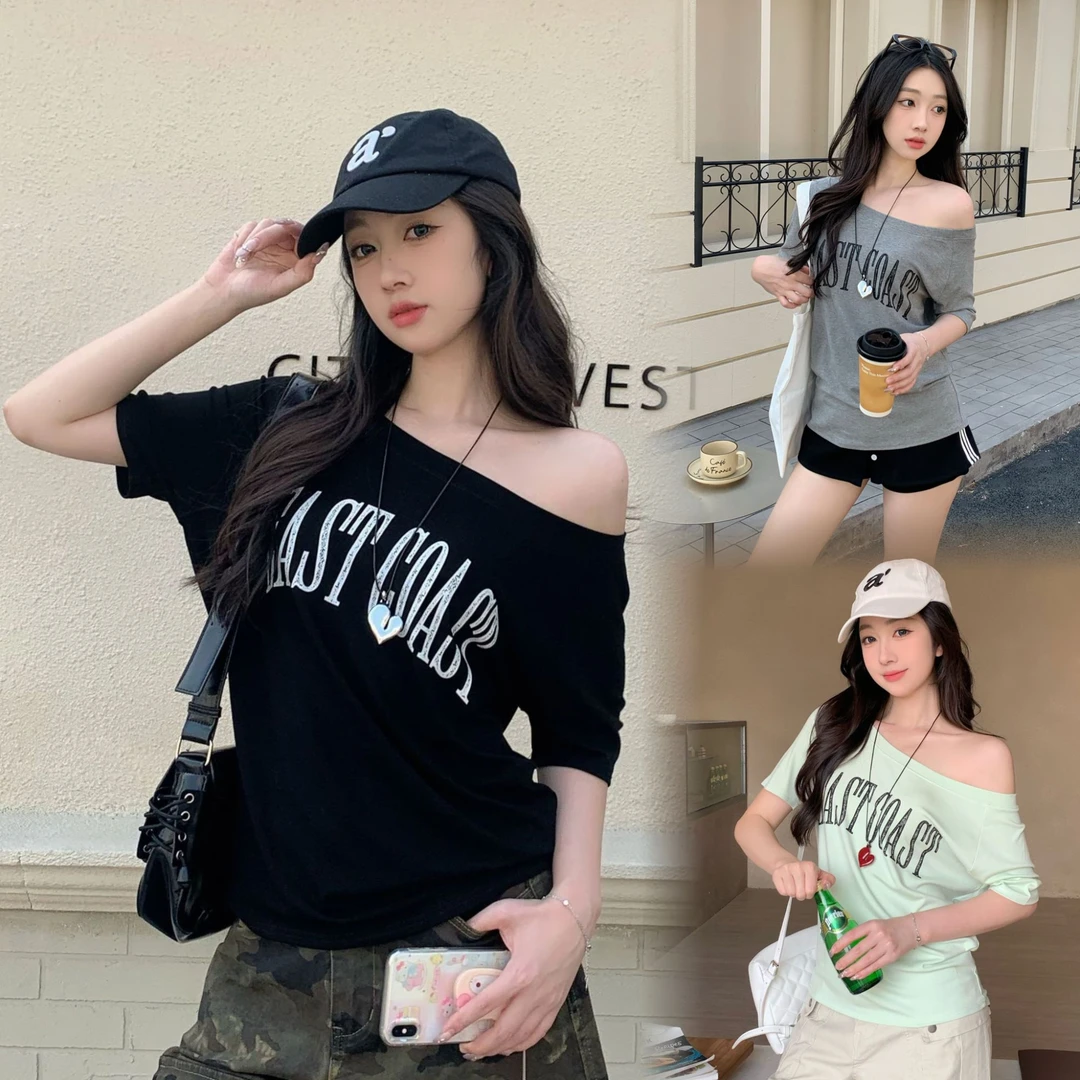 运补6-8 美式辣妹斜肩短袖t恤女2025新款宽松字母印花露肩上衣