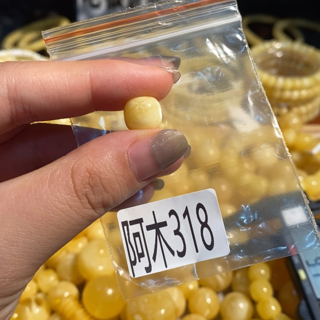未镶嵌琥珀珠宝奇石318