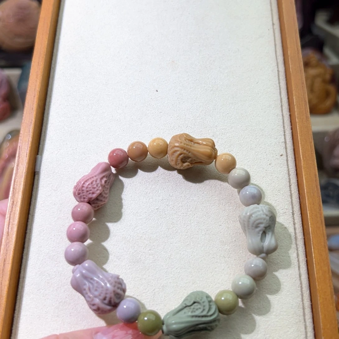 石英质玉颈饰未镶嵌